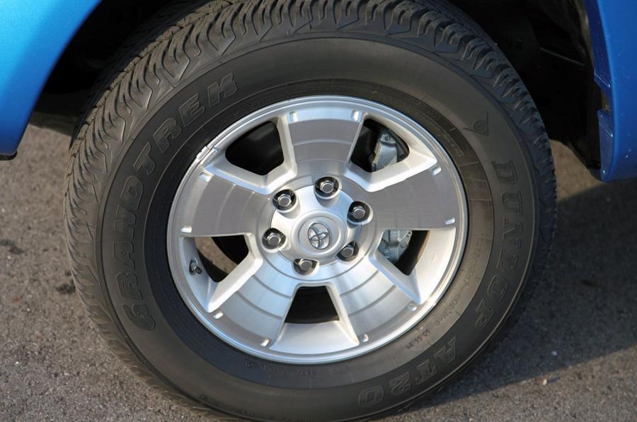  Toyota Tacoma 4x2 PreRunner 2010 года  (фото 43 из 46)